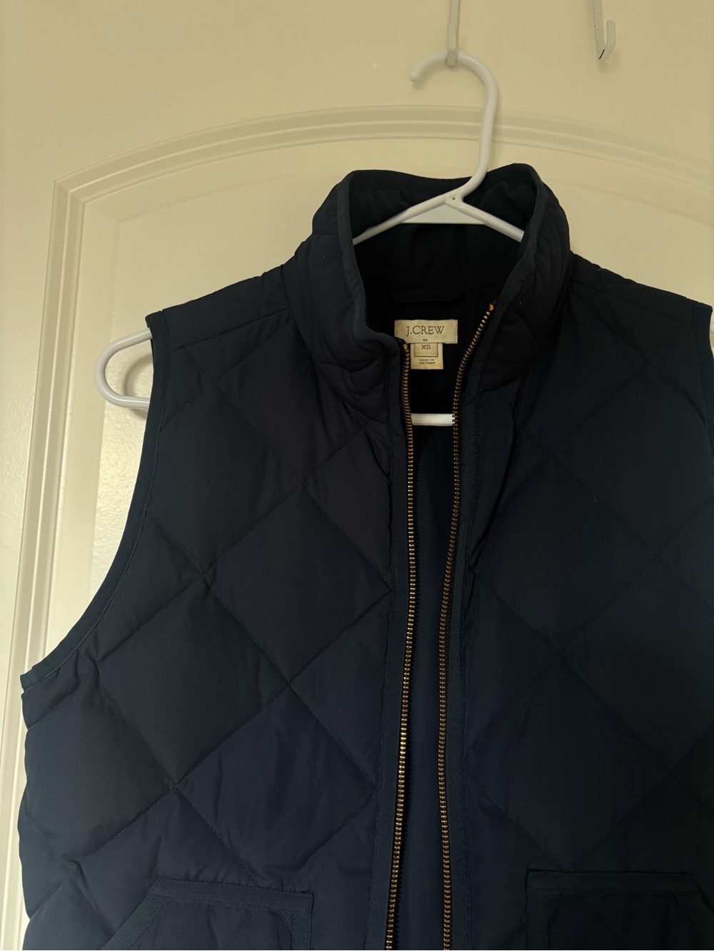 Vest - Picture 2 of 6